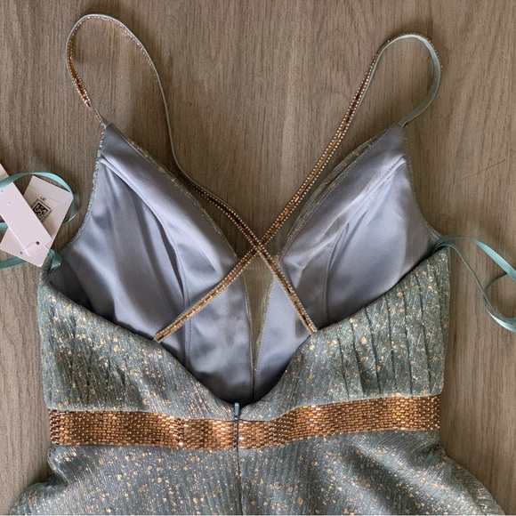 NWT AQUA Foil Fleck Crinkle Mesh Gown Exclusive Maxi Dress Size 4 - Picture 7 of 12